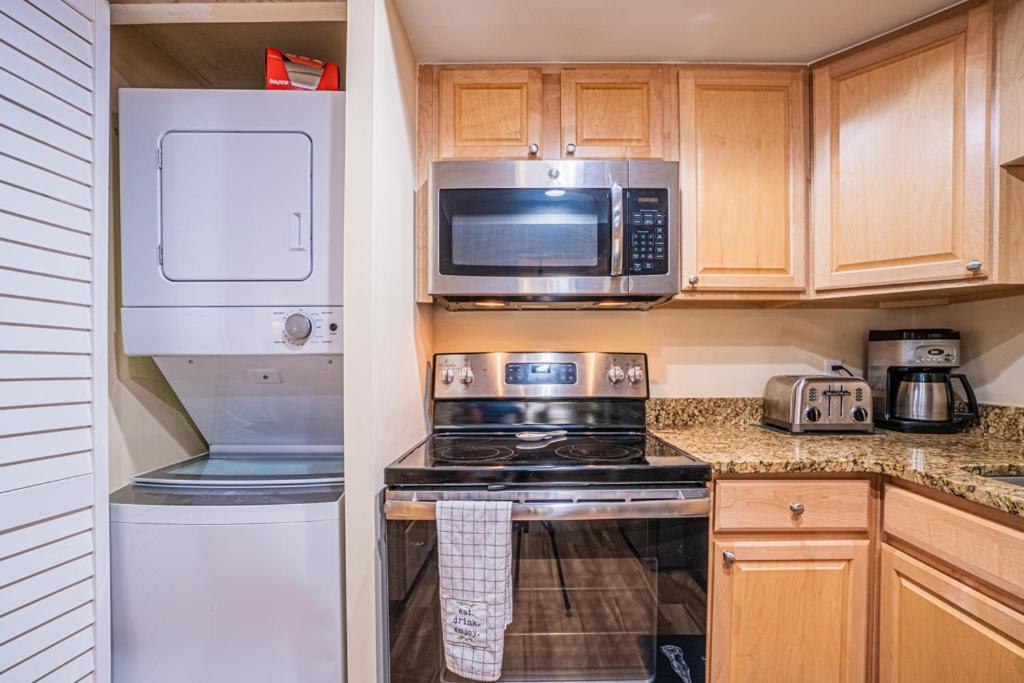 1686 Bluff Villas Renovated Sleeps 8 Walk To Salty Dog Sea Pines Hilton Head Island Eksteriør bilde